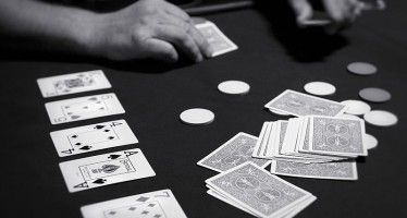 CA lawmakers deal pair of online poker bills
