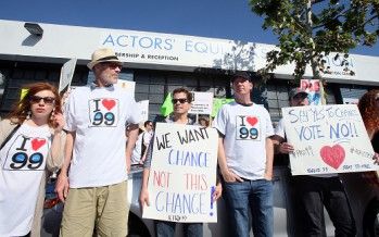 Minimum wage debate playing out in Los Angeles theaters