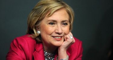 Hillary Clinton moves to consolidate support of CA Dems